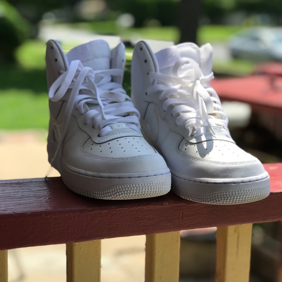 Air Force 1 - Picture 2 of 6